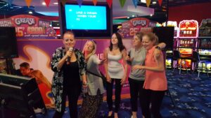 Bronze Karaoke-Disco with singers