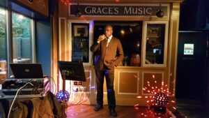 Pub karaoke singer